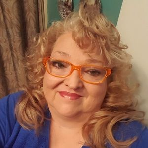 Meet your Posher, Pamela